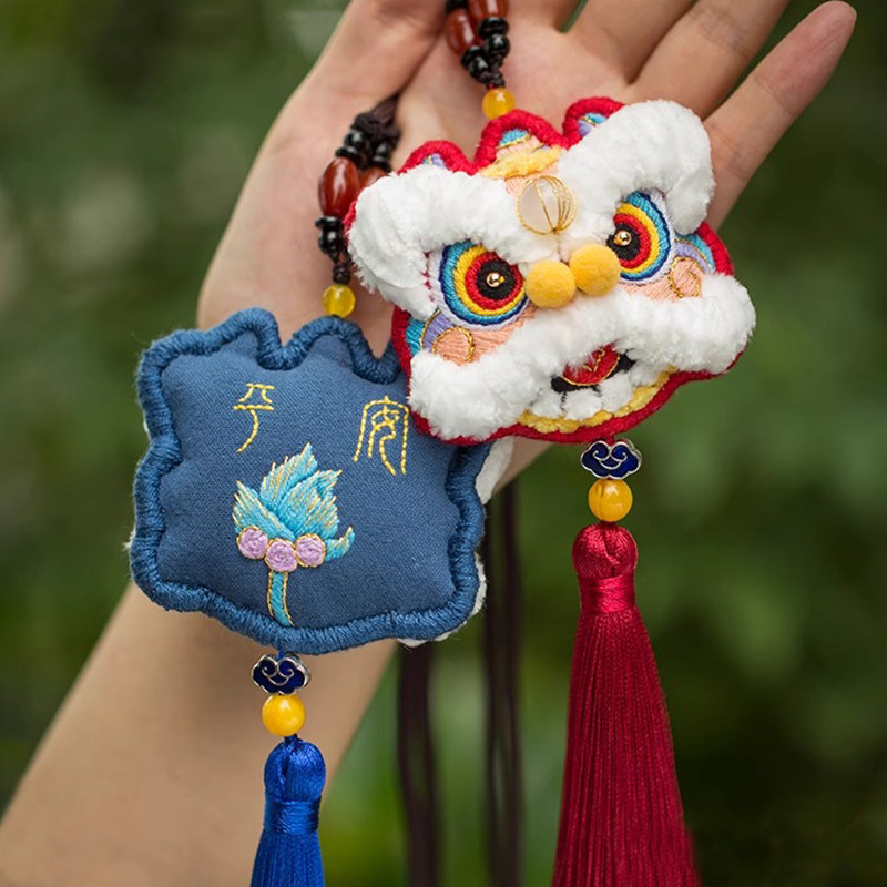 醒狮平安符刺绣DIY材料包手工车挂七夕礼物券后25.8元