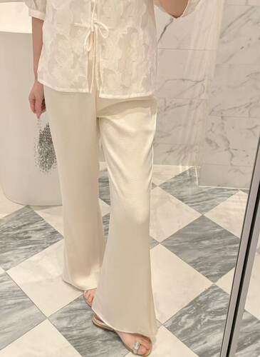 Fleur国风系列 牛奶丝纹显比例丝滑皮肤裤微喇叭裤