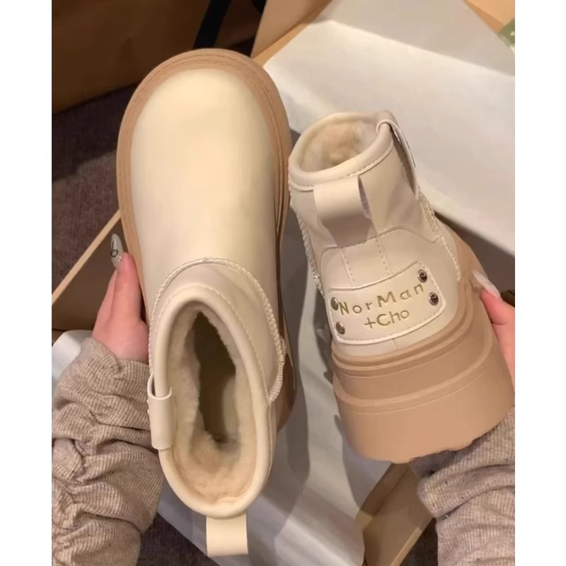 雪地靴女秋冬季新款加绒短靴棉鞋