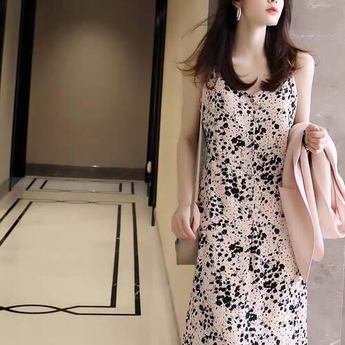 通勤风印花吊带连衣裙女2026春季无袖A字裙显瘦洋气