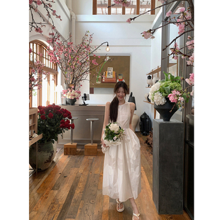 “Elegant极简法式裙”简单干净的高级感 纯白法式优雅花苞连衣裙
