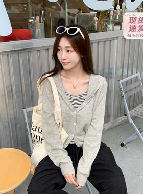 韩系假两件撞色条纹连帽针织衫女春秋松弛感百搭毛衣开衫针织上衣