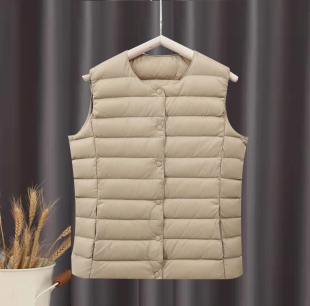 新款轻薄羽绒棉女款马甲短款大码圆领无领V领背心坎肩内穿冬外套