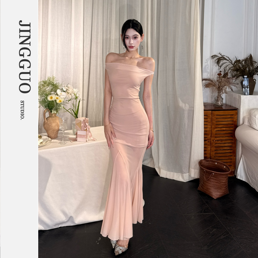 【JINGGUO轻奢】小众设计感一字肩高级感挂脖多种穿法连衣裙7470