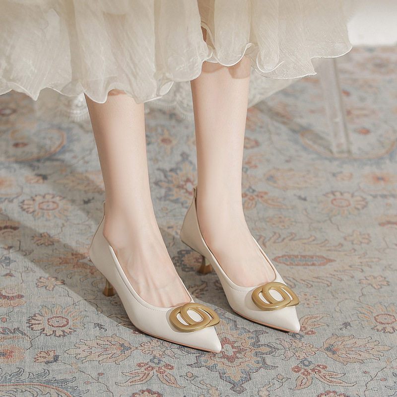 尖头细跟高跟鞋通勤气质浅口法式金属扣2025年春季新款时尚单鞋女