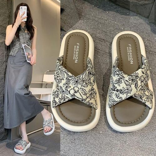 软皮踩屎感拖鞋女夏外穿2026新款厚底配裙子时尚沙滩罗马凉拖孕妇