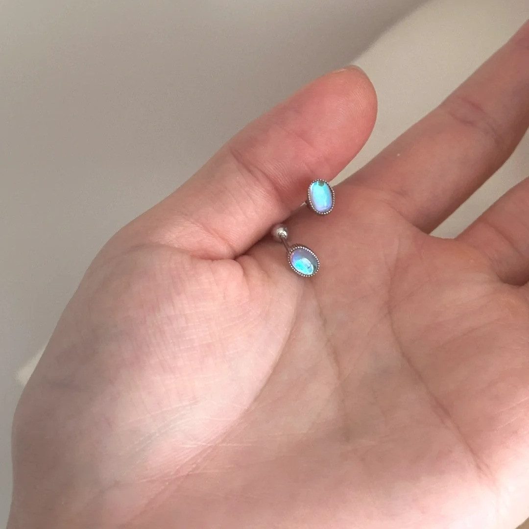 S999足银幻彩月光石螺丝拧扣耳骨钉ins风小众设计高级感耳钉耳饰