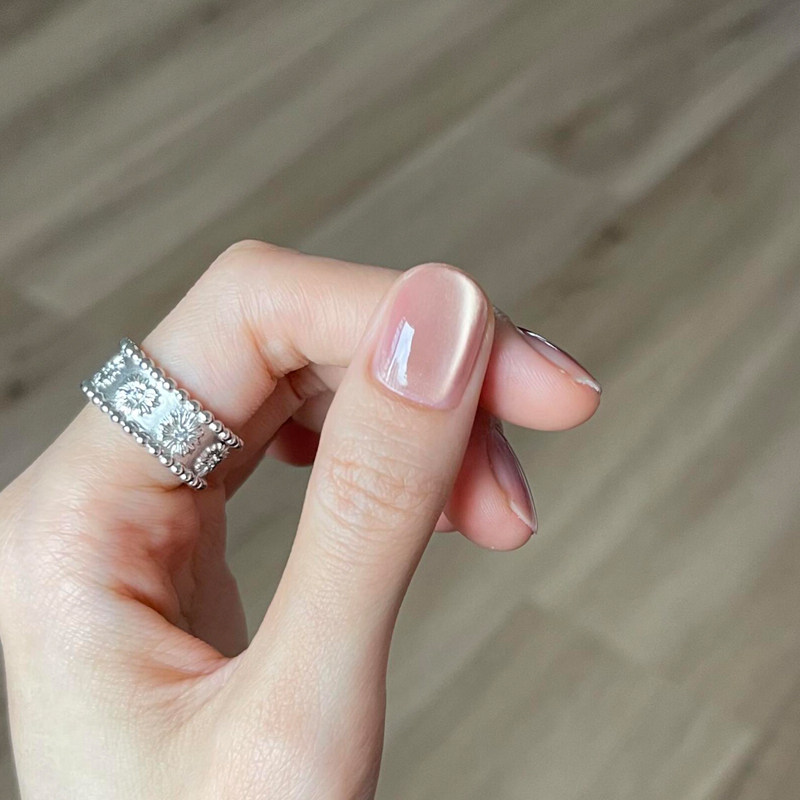 5-in-1 Cat Eye Gel Polish: No Base Coat Nude Shimmer - Product image 2