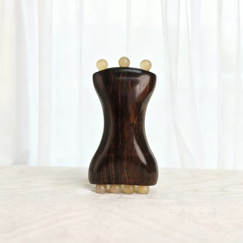 多功能按摩紫光檀羊角刮痧面梳