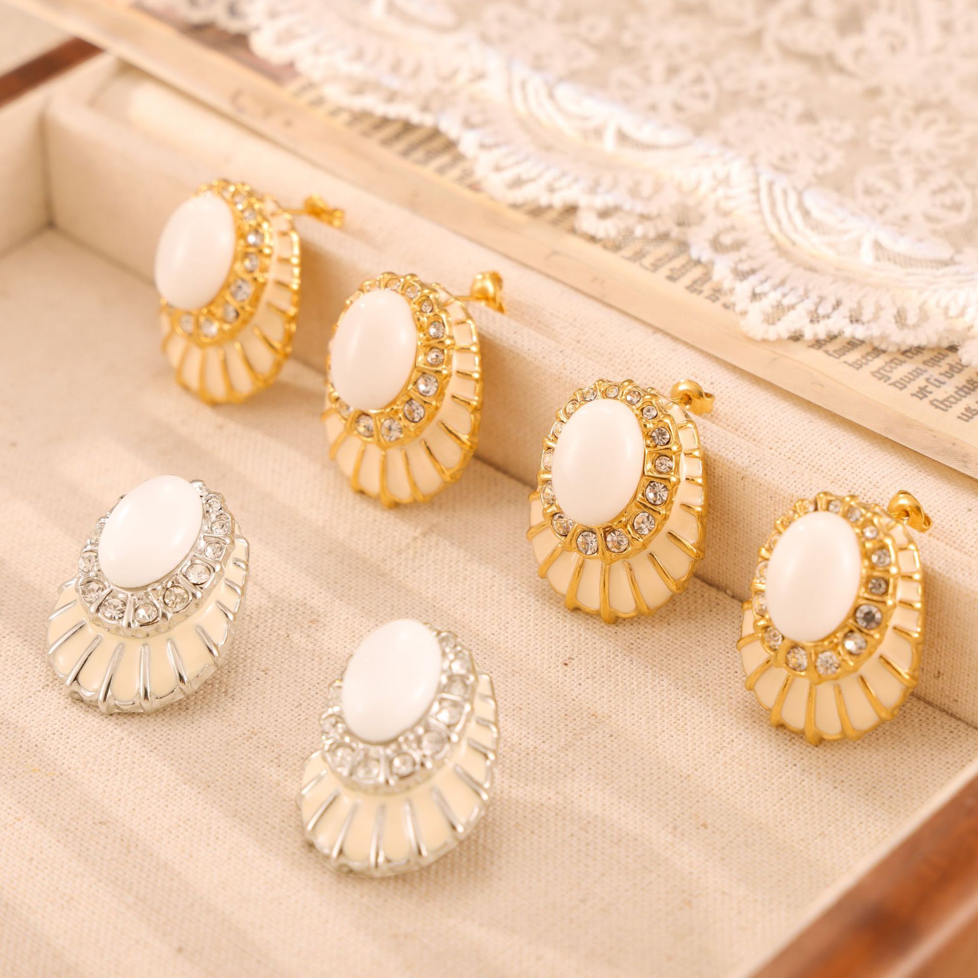 法式复古镶钻几何扇形耳环轻奢小众时尚铜材质耳钉小众保色耳饰女