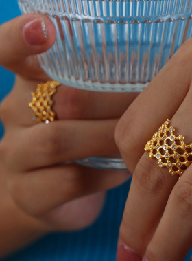 法式复古不锈钢网纹形捷克钻指环时尚个性简约小众设计镀金18K批