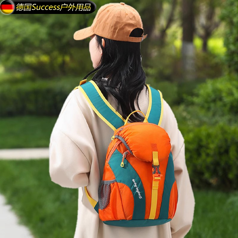 户外登山包女运动短途旅游爬山超轻量化轻便徒步旅行小背包双肩包