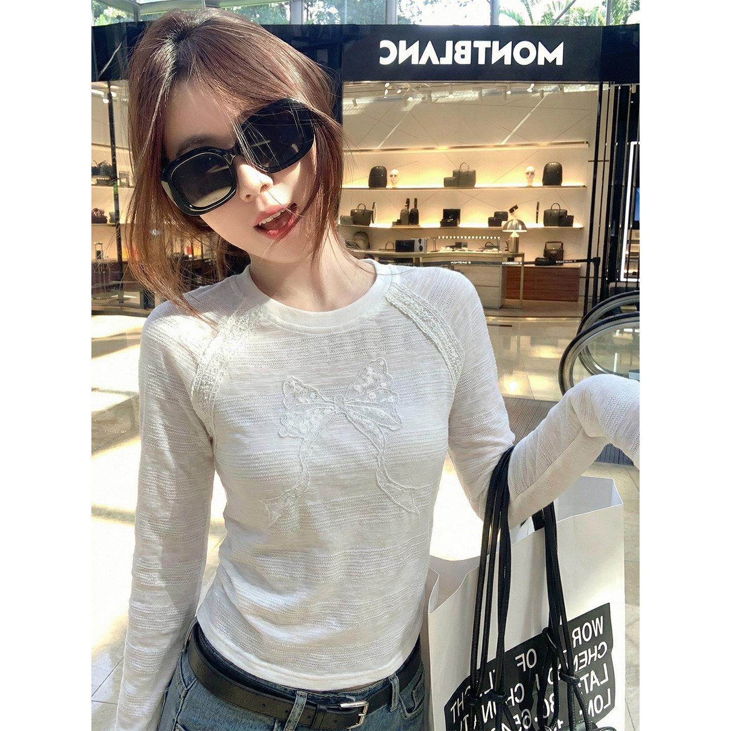 曾小咸 韩系白色短款正肩长袖T恤女早春季薄款修身内搭打底衫上衣