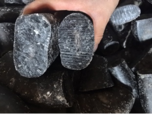 天然黑水牛角   实心尖  扳指 刀柄 梳子 佛珠原材料等diy工艺品