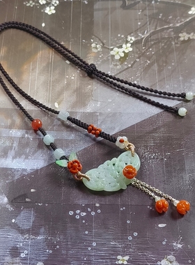 天然A货翡翠镂空雕刻蝴蝶南红碗花手工设计锁骨链新中式饰品礼物