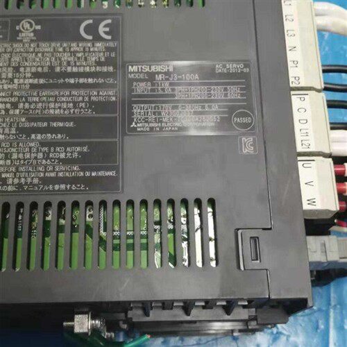 MR-J3-100A三菱伺服驱动器成色漂亮质保3个月 议价