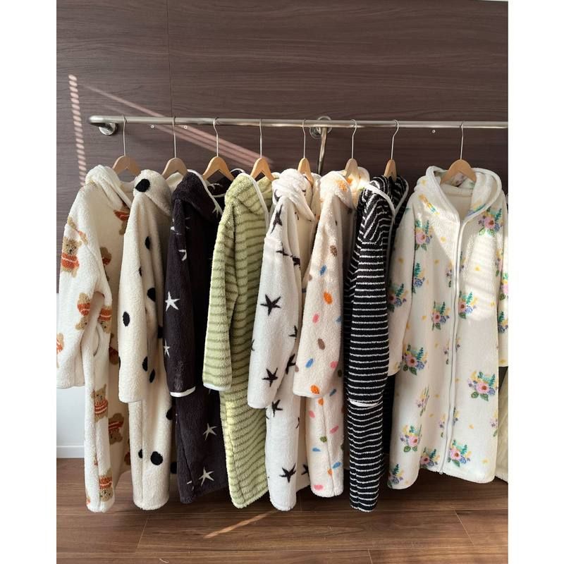 行走的被窝大码韩系条纹珊瑚绒睡衣女加厚保暖家居服睡袍连帽拉链