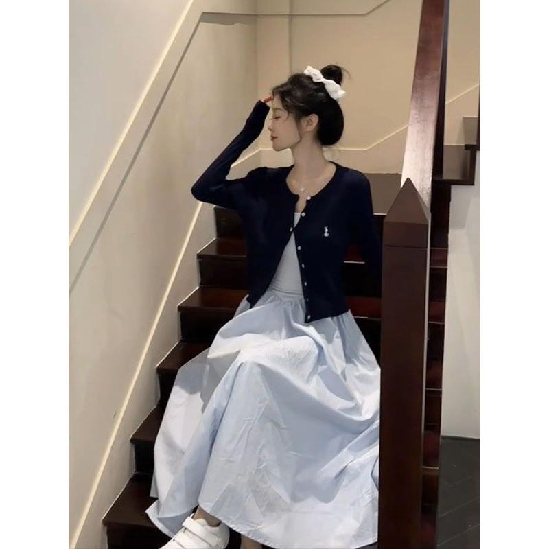 早秋两件套装慵懒学院风藏青色麻花针织开衫女搭配浅蓝色连衣裙潮图片