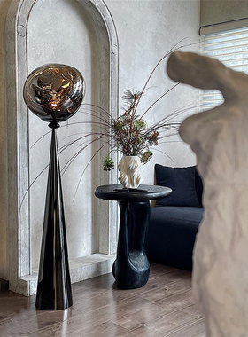 北欧后现代熔岩落地灯设计师高档客厅地灯卧室装饰摆件氛围感灯具