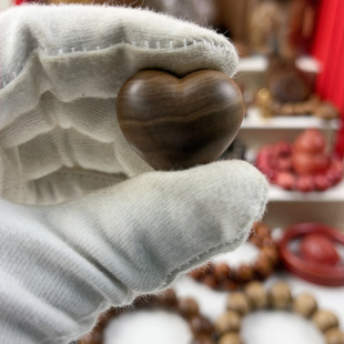 印度迈索尔老山檀香爱心雕刻件屁桃吊坠