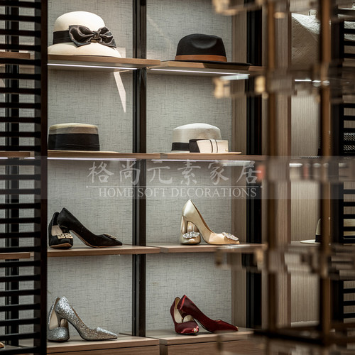 样板房女士衣帽间衣柜装饰饰品