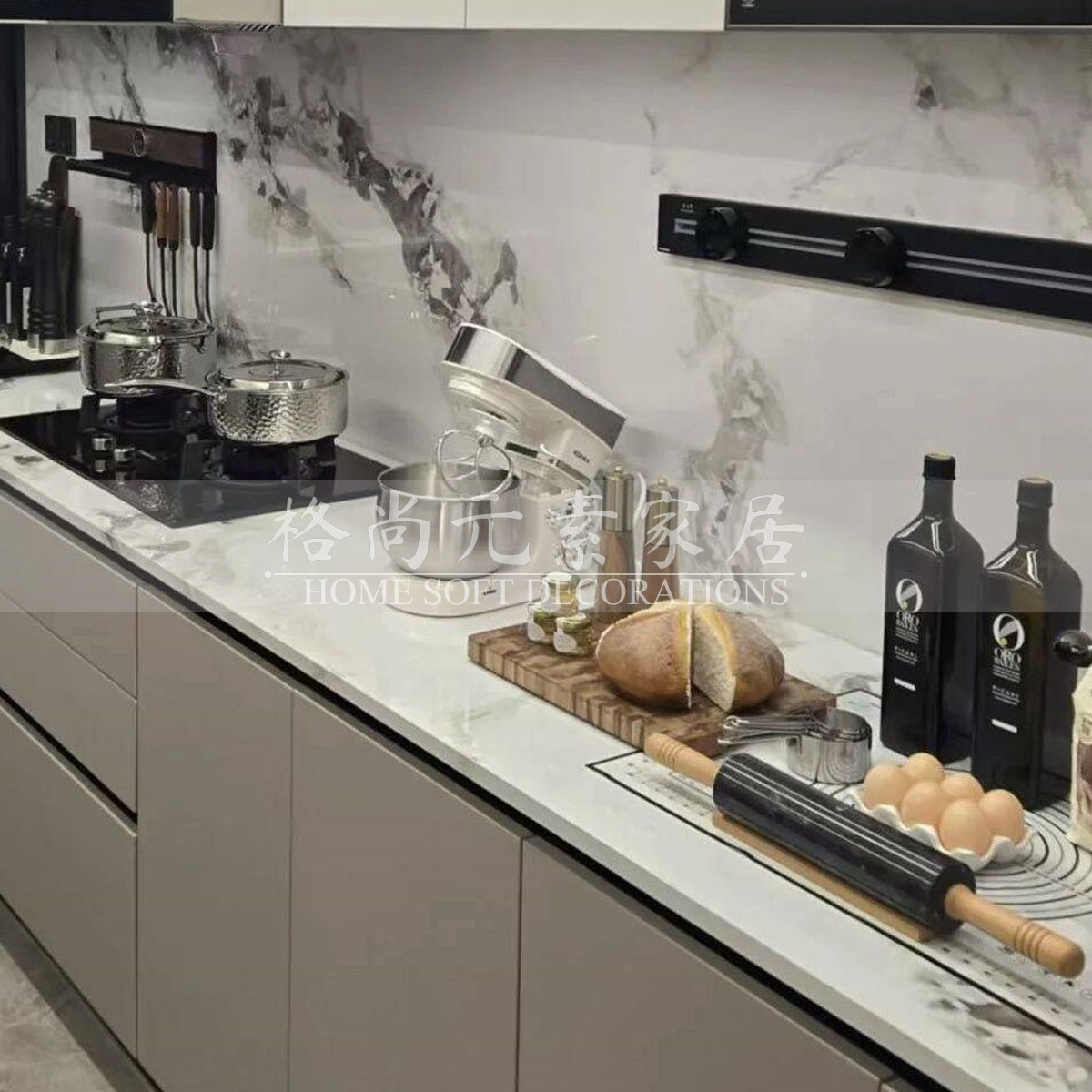 样板房厨房不锈钢锅具饰品摆件