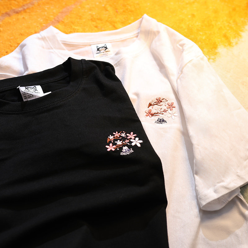 세상의 모든 꽃을 기다리며 일본 복고풍 벚꽃 자수 커플 T佾 남성과 여성 느슨한 홍콩 스타일 학생 반 포멜로 트렌드