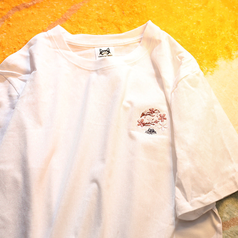 세상의 모든 꽃을 기다리며 일본 복고풍 벚꽃 자수 커플 T佾 남성과 여성 느슨한 홍콩 스타일 학생 반 포멜로 트렌드