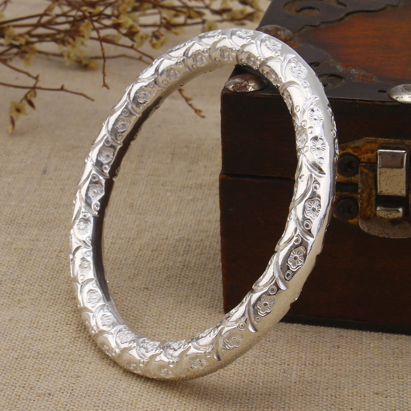 传家宝古法定制老式刻花999纯银手镯足银纯手工银饰首饰品碎花镯,饰品/流行首饰/时尚饰品新,银饰手镯,淘宝优惠券,粉丝福利购,淘宝优惠卷