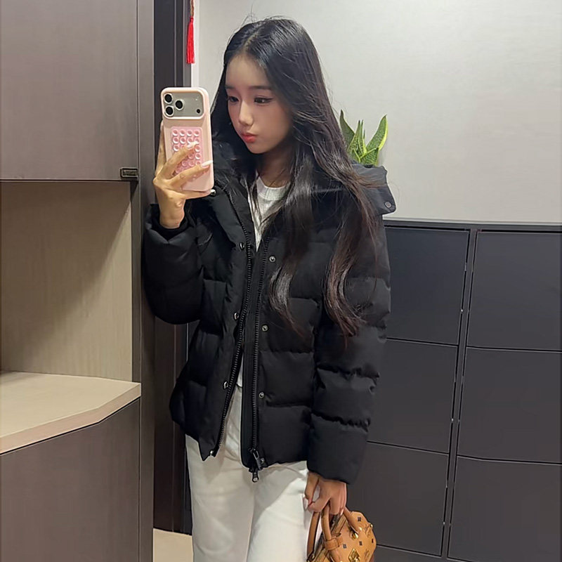 95白鸭绒女加厚短款连帽羽绒服