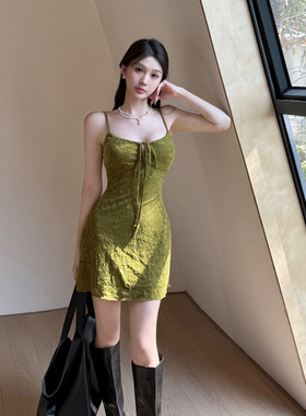 复古性感辣妹吊带连衣裙女春夏款绿色修身包臀短裙细吊带系带裙子