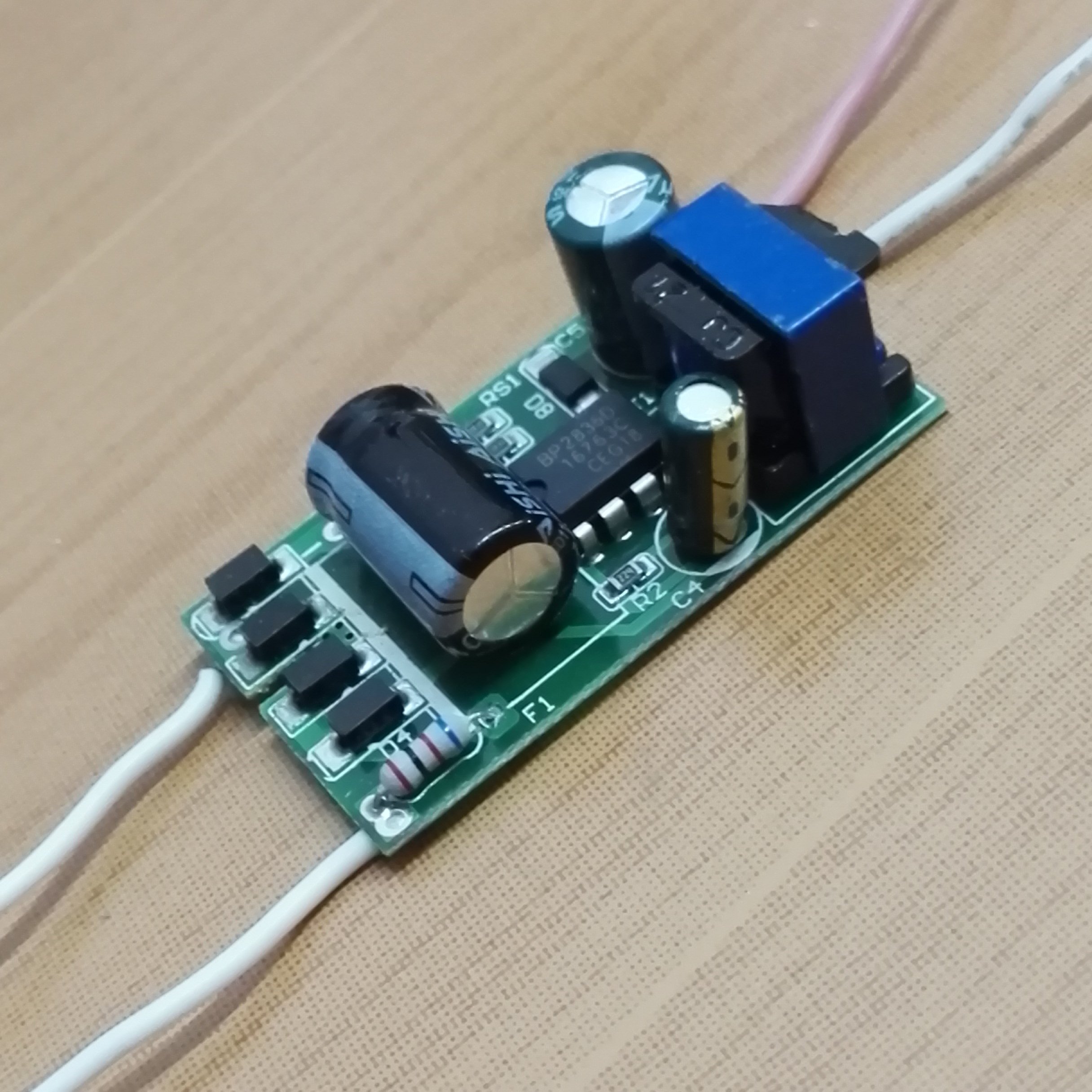 高品质led非隔离恒流驱动电源18-36w led drive18-36串 290毫安