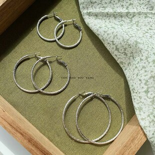 经典 银色磨砂素圈耳环欧美小众高级感耳圈无耳洞蚊香盘耳夹 百搭