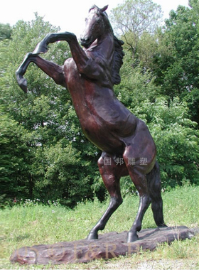 大型城市园林景观摆放铸铜 玻璃钢树脂仿铜骏马 奔马动物雕塑定做