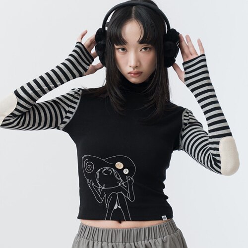 刺绣高领短款修身显瘦个性T恤女