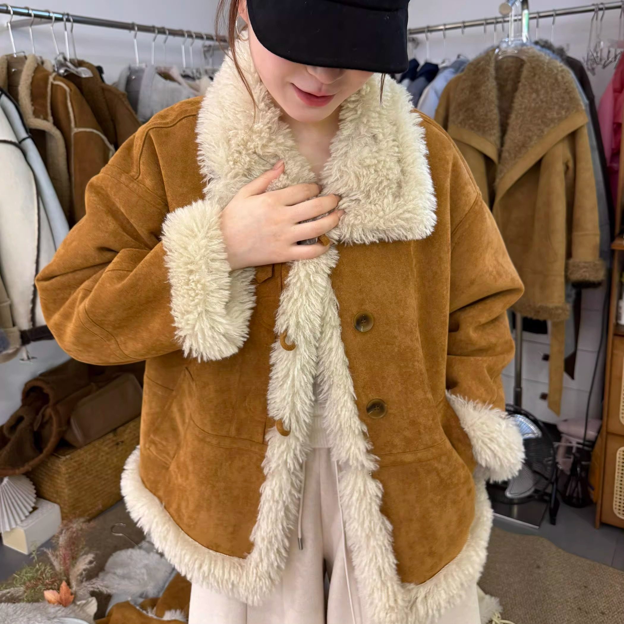 韩系复古拼接翻领羊羔毛外套女2025冬季新款麂皮绒皮毛一体外套,女装/女士精品,短外套,淘宝优惠券,粉丝福利购,淘宝优惠卷