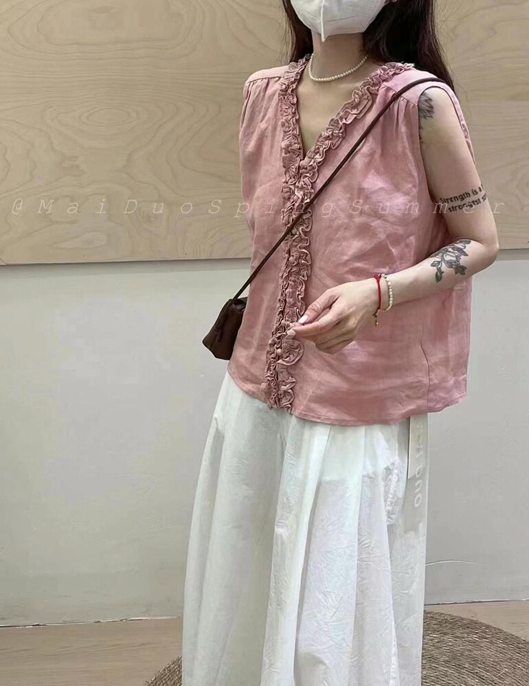 欧洲站V领木耳花边无袖棉麻衬衫马甲女2024夏季新款别致背心上衣