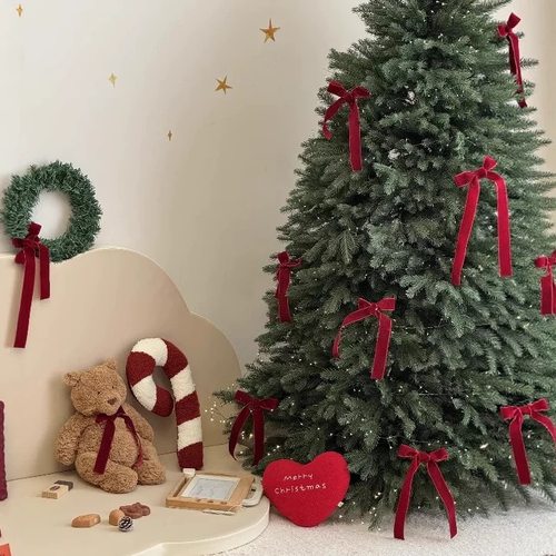 天鹅绒蝴蝶结圣诞装饰