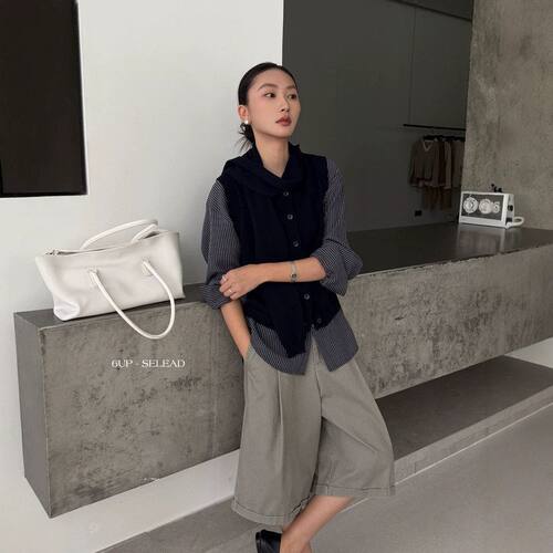 6UP早秋韩系披肩羊毛背心松弛感毛衣女通勤温柔休闲穿搭61035