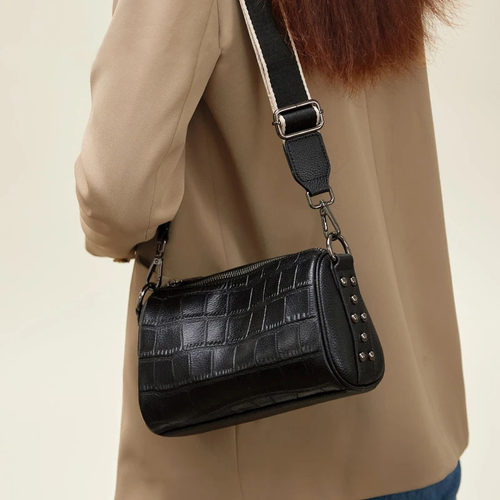女款鳄鱼纹牛皮单肩斜挎包