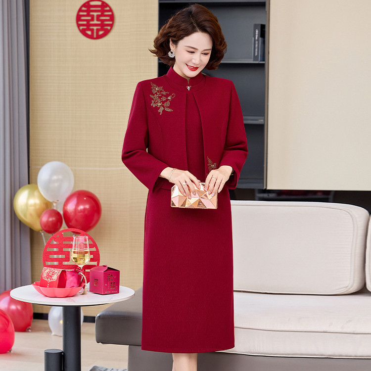 婚宴优雅立领红色礼服两件套