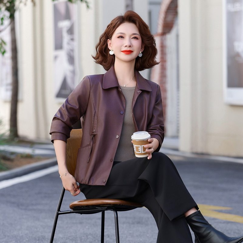 小个子妈妈秋冬洋气减龄皮衣