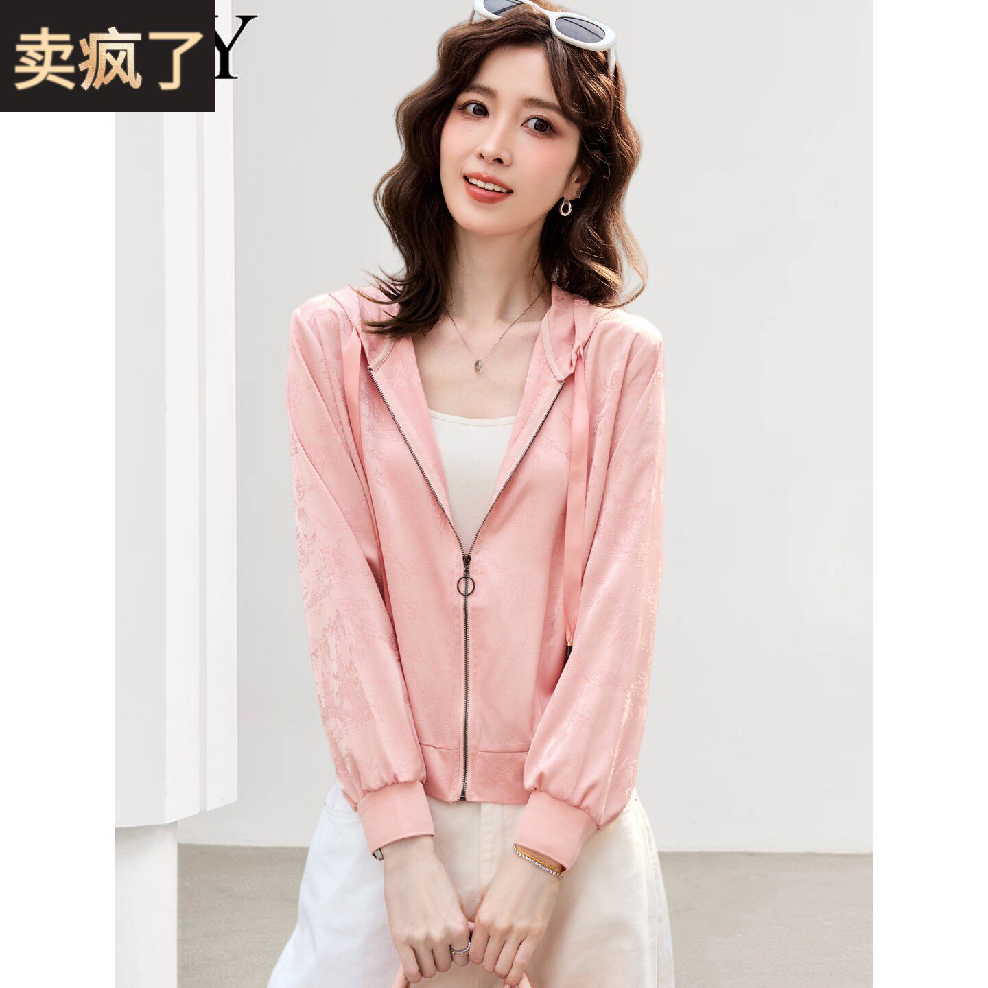 2026春装新款运动风拉链连帽短外套雪纺防晒开衫小个子外搭上衣女