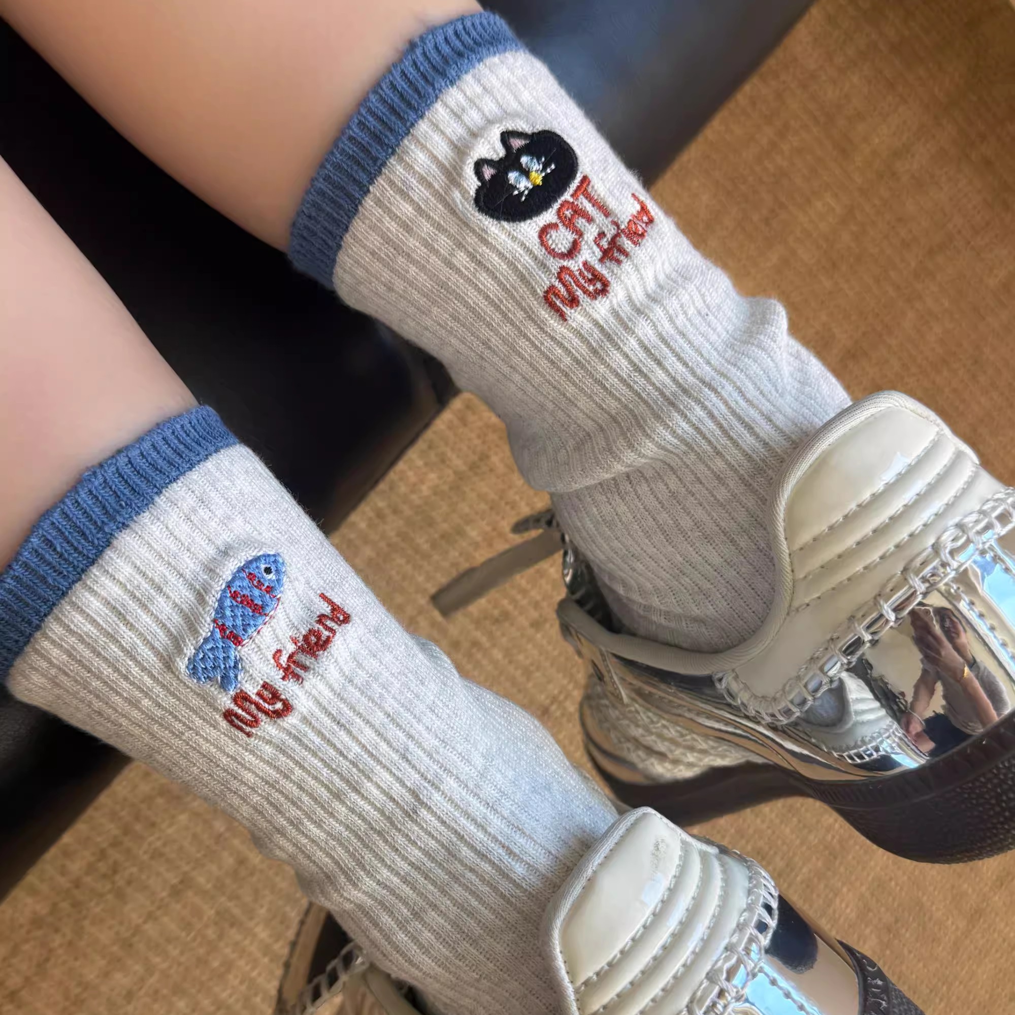 秋季新品左右不对称拼色中筒袜