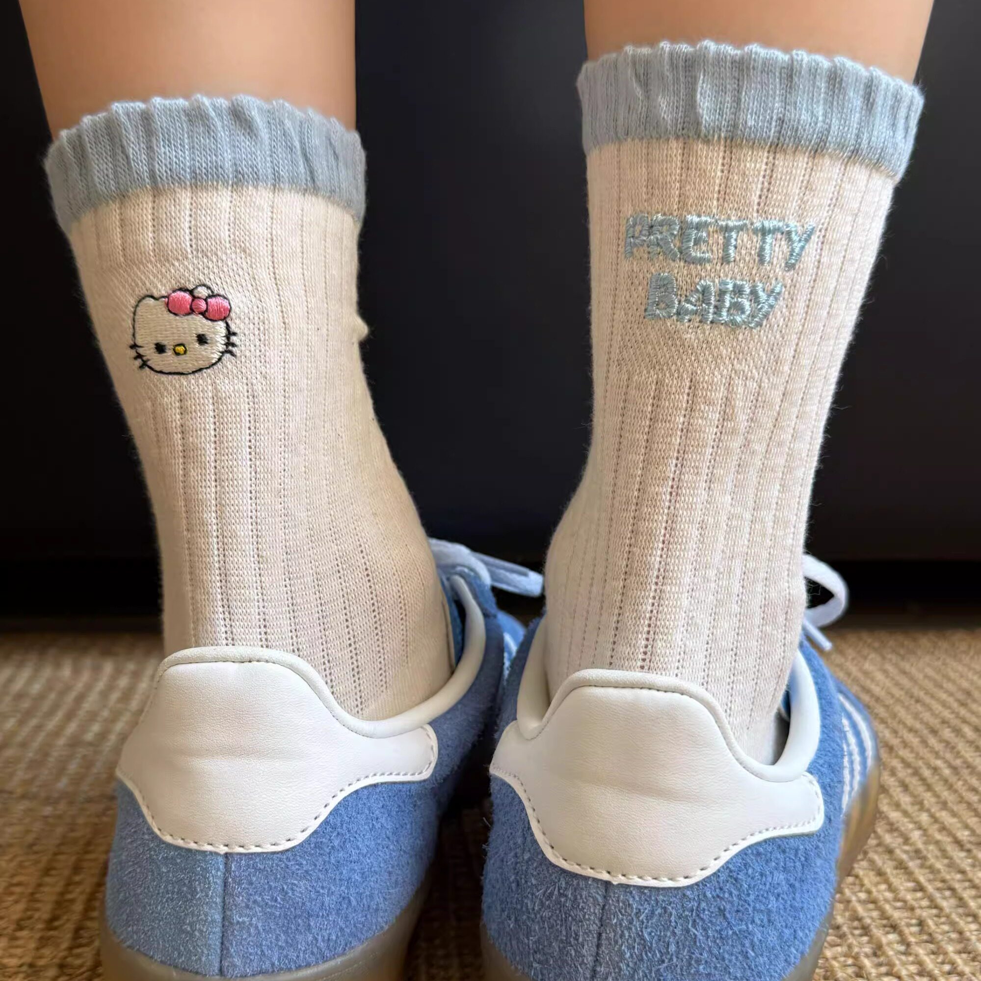 AB款Hello Kitty中筒袜棉袜学院风秋季新品小清新显高显细棉袜子