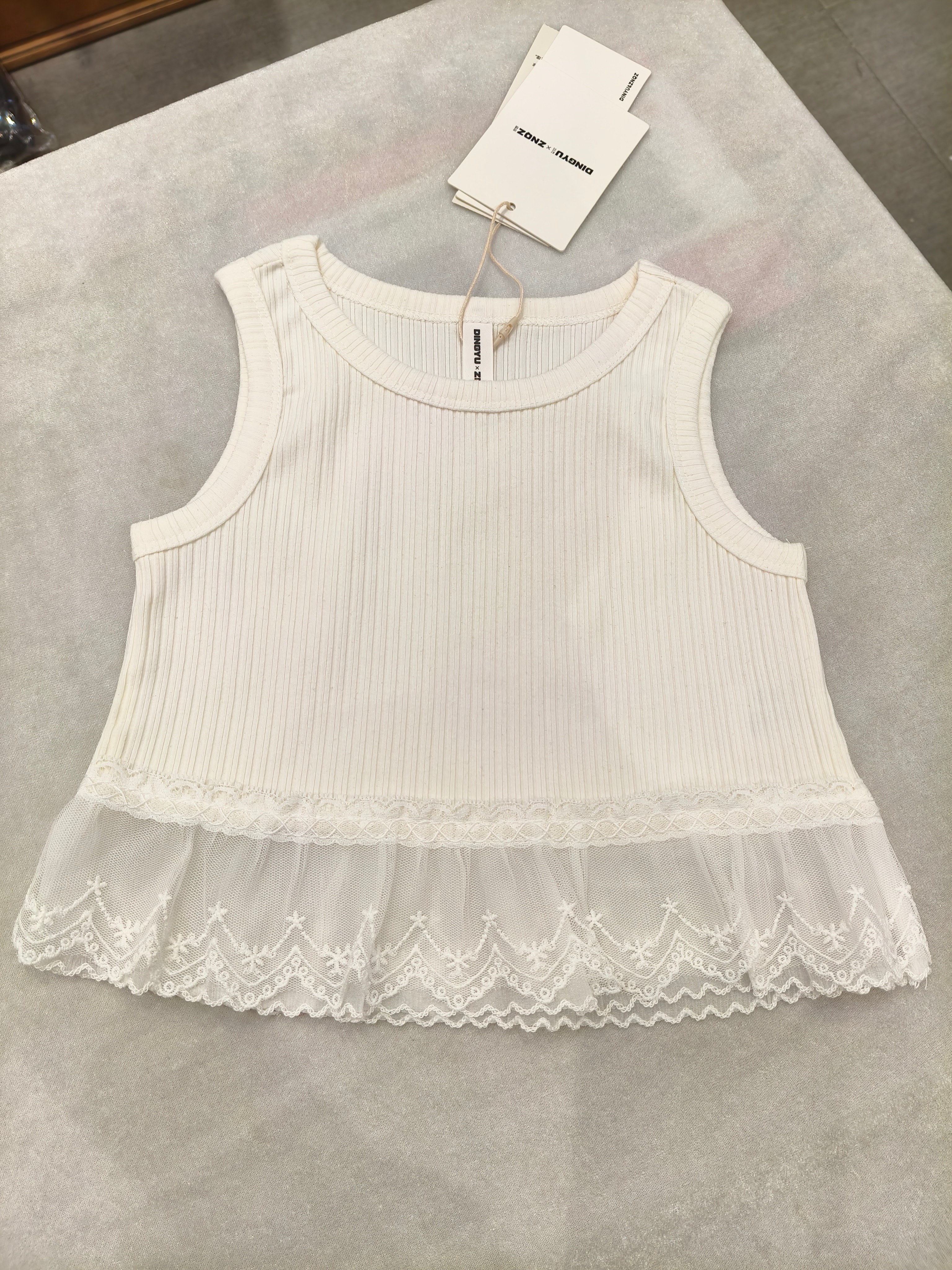 春夏新款 女童可亲子 白色 小短款蕾丝背心 110-170 139元