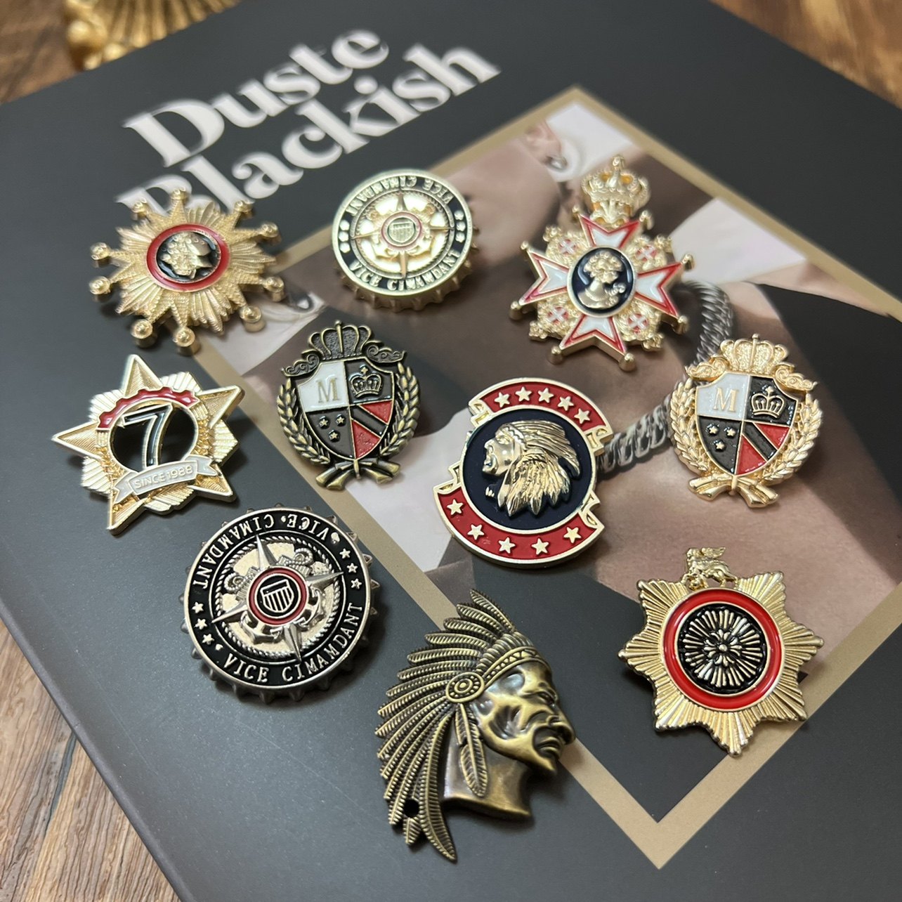 新款徽章复古个性胸章/潮流胸牌休闲金属小别针 英伦时尚勋章配饰