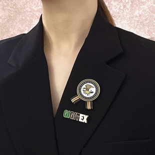 英文字母别针潮流西服胸花配饰 徽章复古圆形勋章个性 时尚 女西装