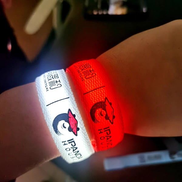 手环炫一炫气氛道具蹦迪手环发光
