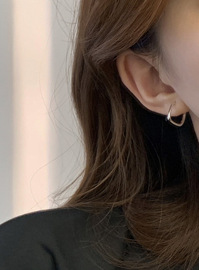 【迷度】S925银针高保色简约时尚方形耳圈ins冷淡风百搭耳环新款